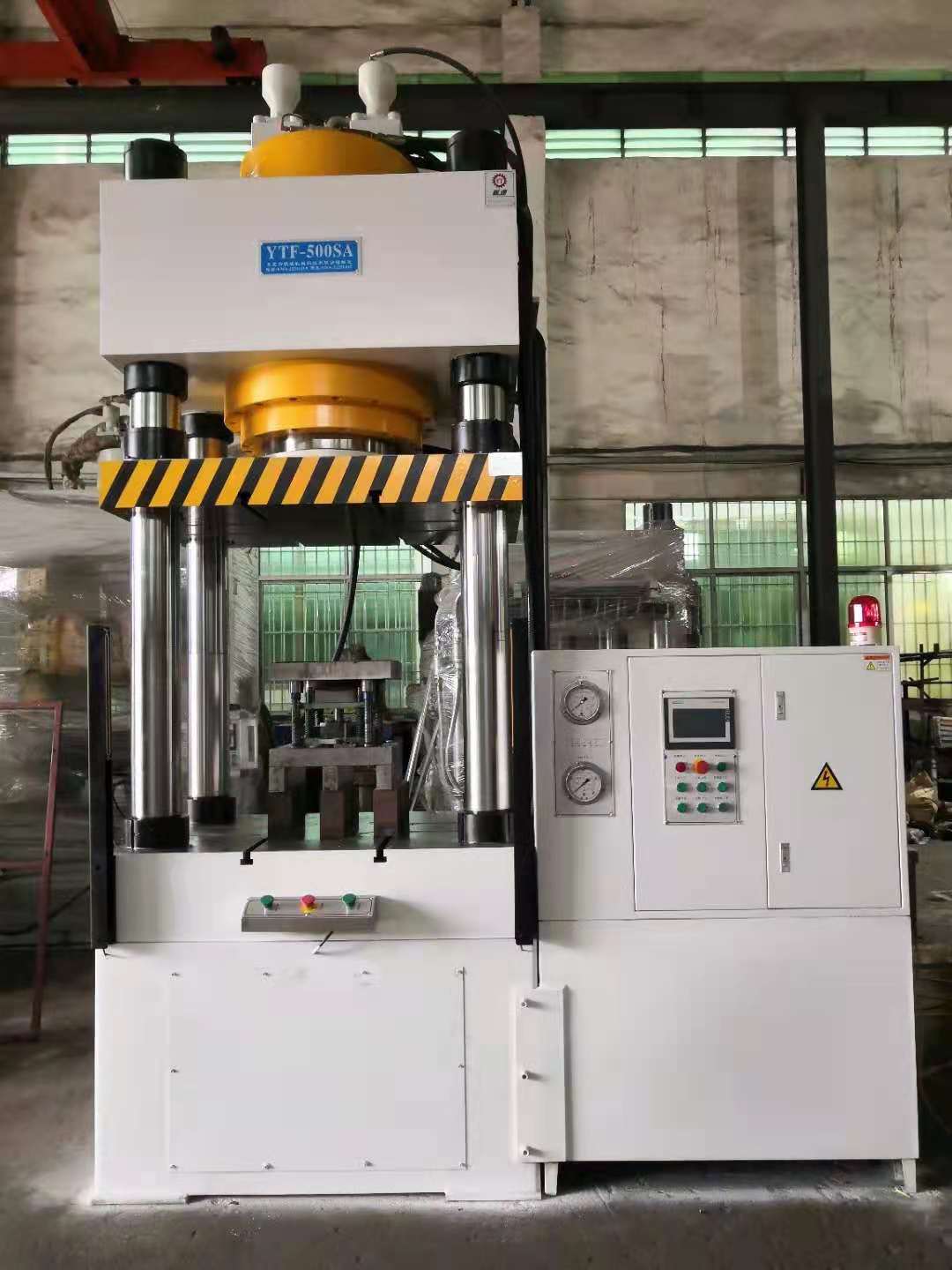 YTF係列300噸冷擠壓成型機